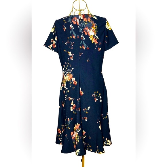 Lauren Ralph Lauren Navy Floral A-Line Knee-Length Short Sleeve Dress, M (10) - Picture 5 of 16